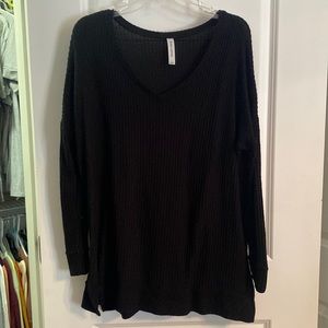 Zenana Outfitters black sweater